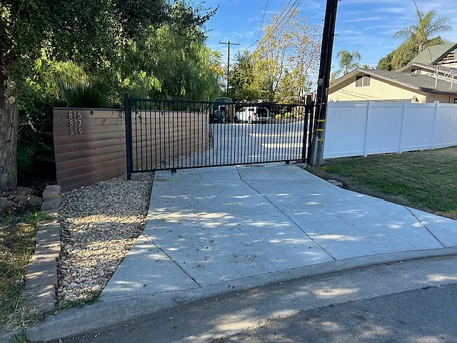 Gated entry - 819 Sylvan Blvd