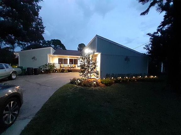 3rd image of 5610 Palm Dr