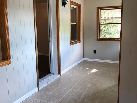 4th image of 518 Clark Ave