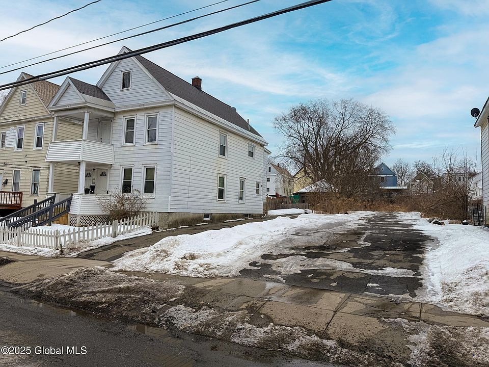 2nd image of 1616 Foster Avenue