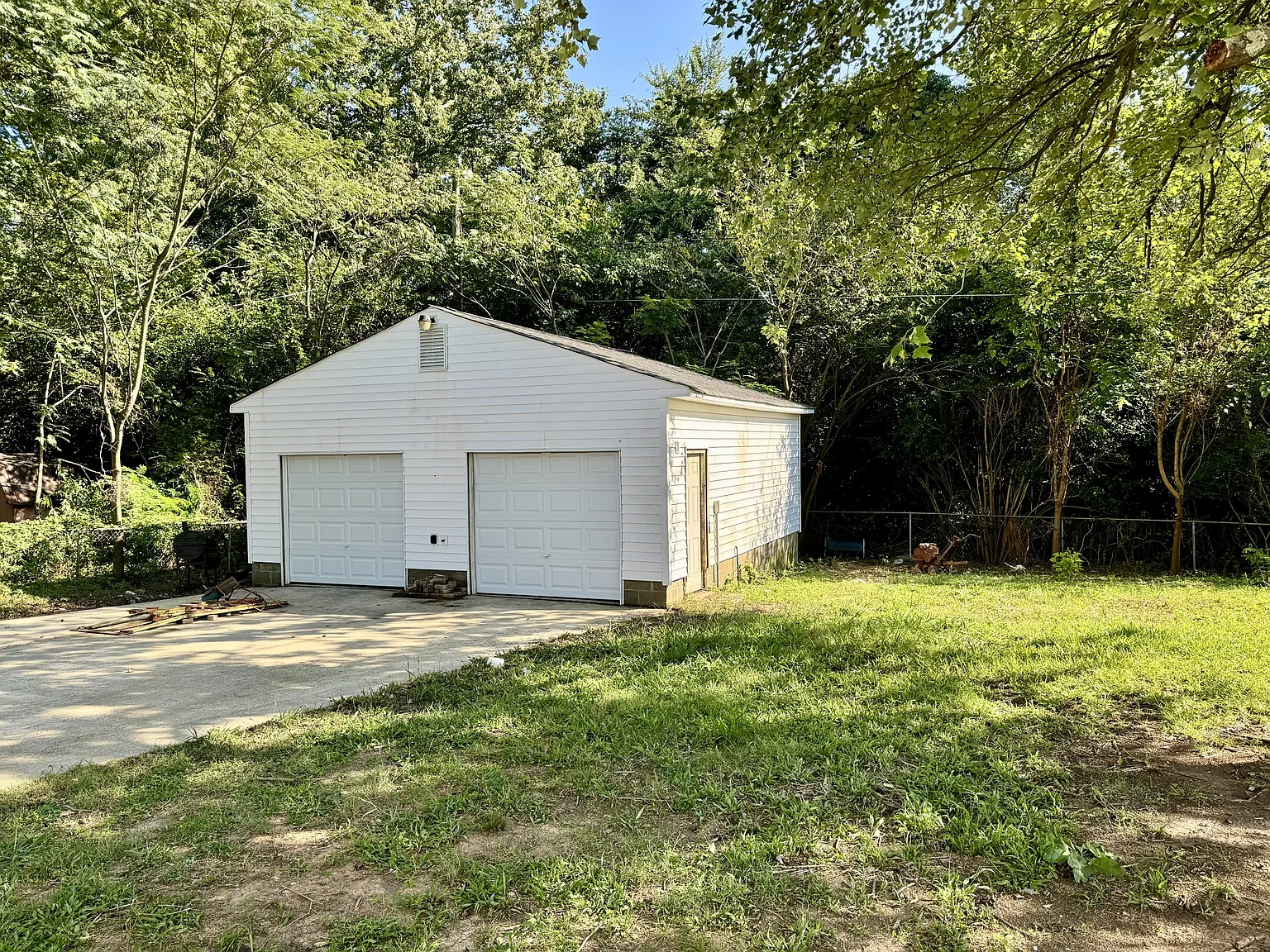 2401 Phoenix Drive - 1 — Photo 2