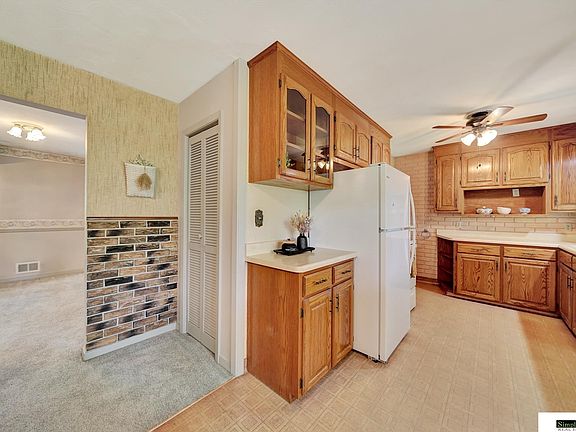 4th image of 629 Sierra Dr