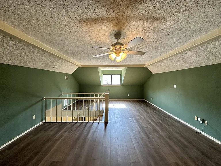 304 Amberwood Cir #304 — Photo 14