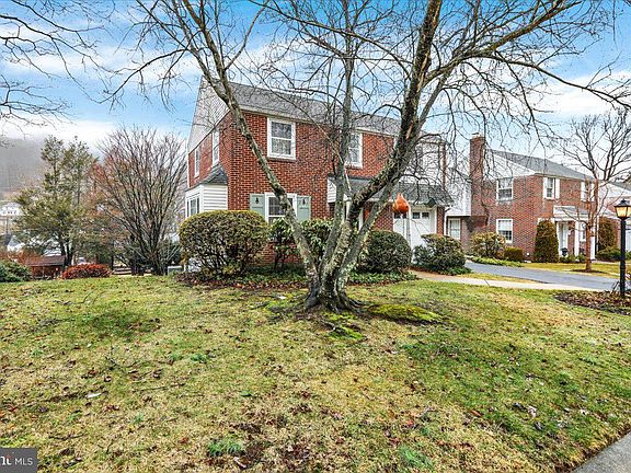 5th image of 16 E 34th St