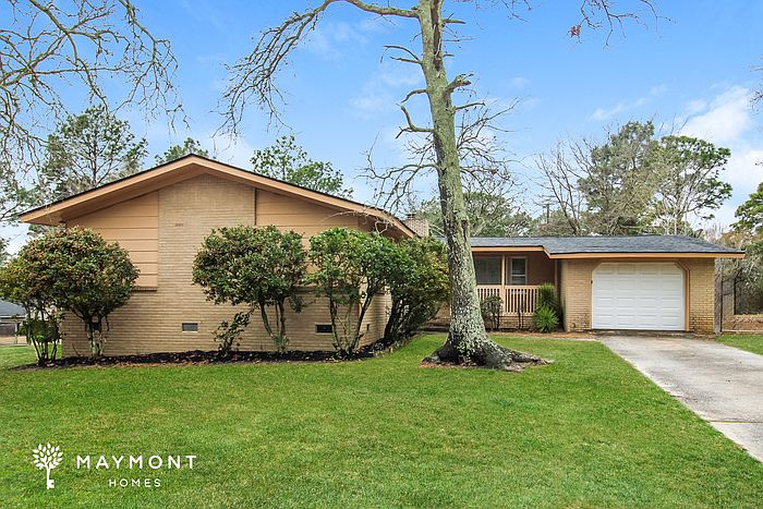 1st image of 300 Quail Hills Dr