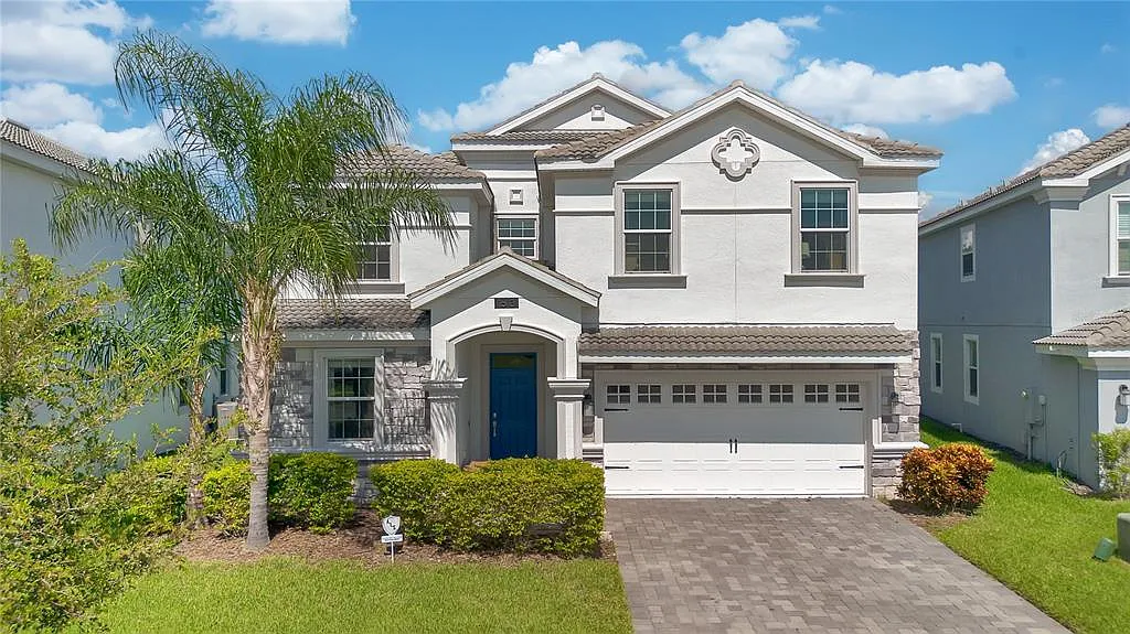 8 bed, 5.0 bath, 3909 sqft, $3,990 — Photo 1