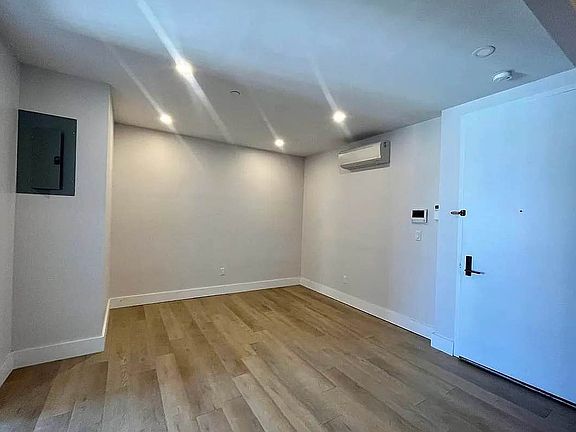 2nd image of 81 W 118th St #3
