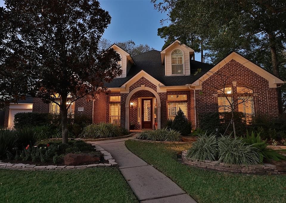 TWO BEDROOMS DOWN WITH FULL BATHROOMS