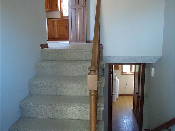 5th image of 4 Crestview Dr