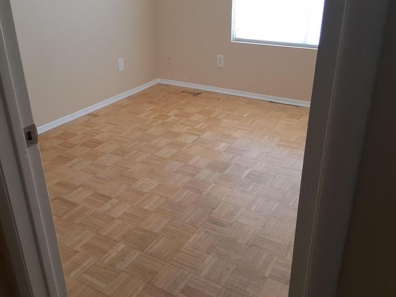 4th image of 2720 E Grovers Ave