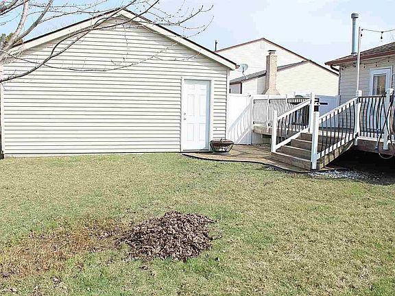 4th image of 50057 Salisbury Dr