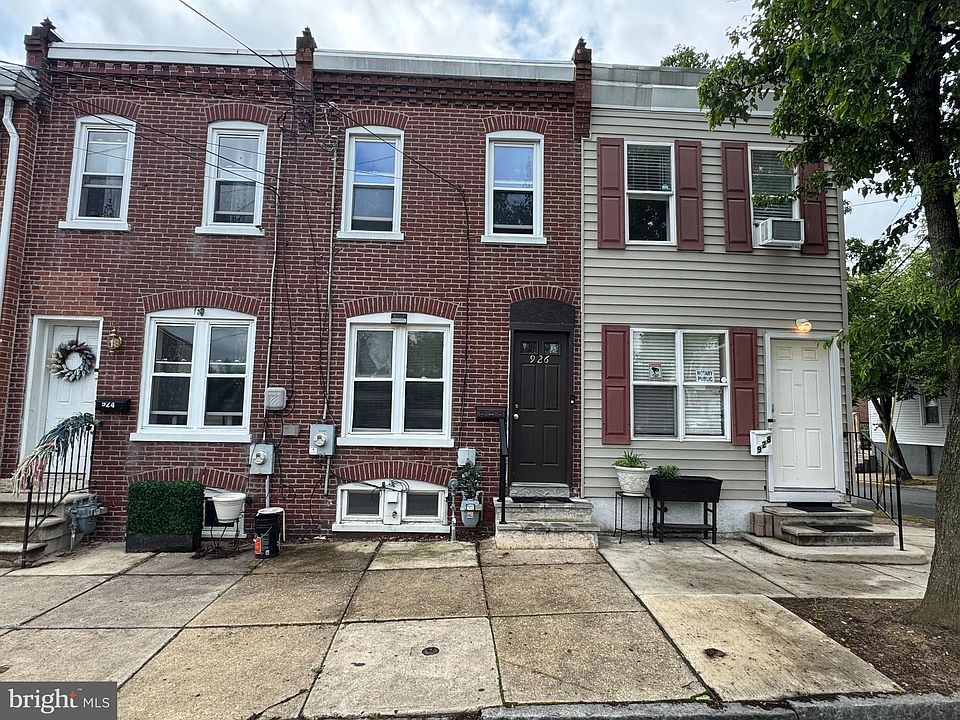 1st image of 926 Brown St