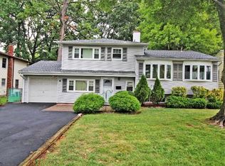 6 E Hegel Ave, Colonia, NJ 07067