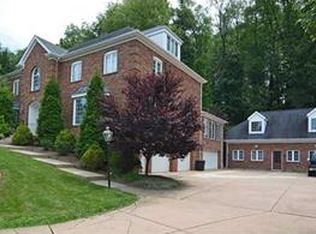 605 Twin Pine Rd, Pittsburgh, PA 15215