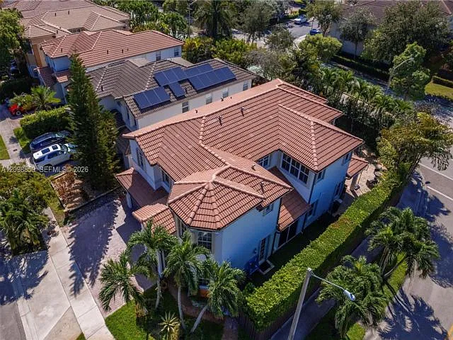 5 bed, 4.5 bath, 3780 sqft, $7,000 — Photo 2
