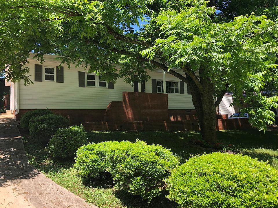1st image of 120 Crosby Cir