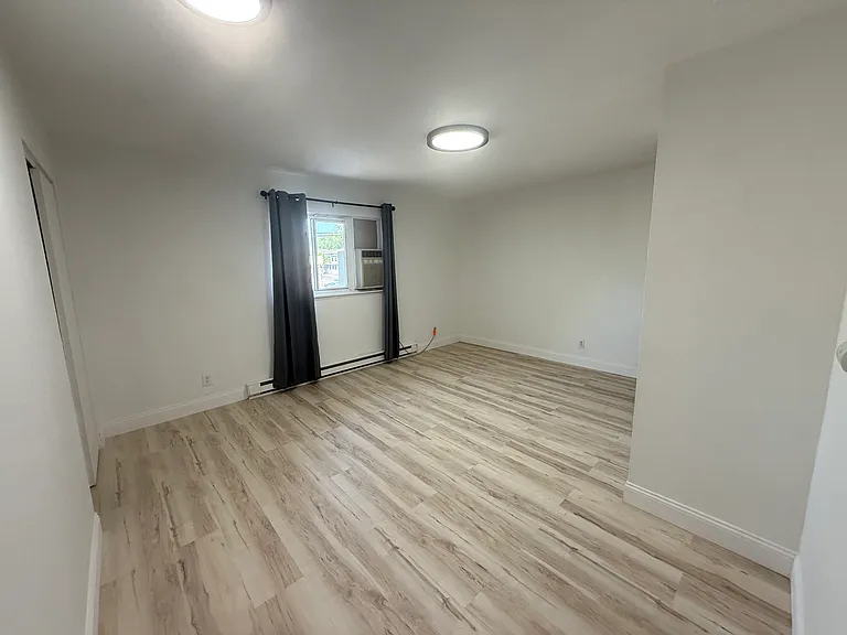 1886 Avenue B #2 — Photo 1