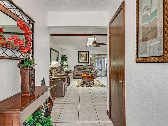 5th image of 127 Orange Ave