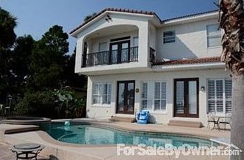 2nd Floor master balcony w/pool view