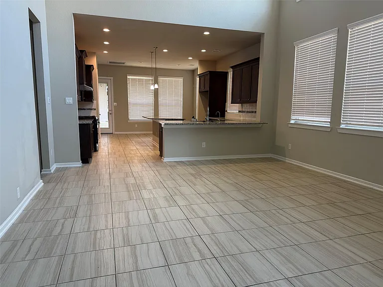 21535 Reserve Hill Ln — Photo 10