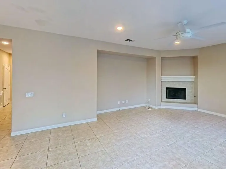 7912 E Hampshire Rd — Photo 5