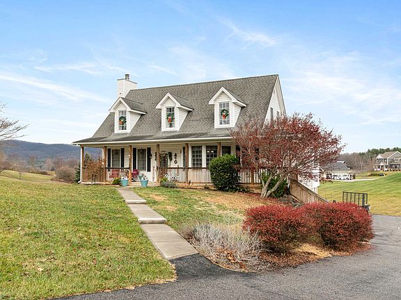 3rd image of 1810 Stratford View Dr