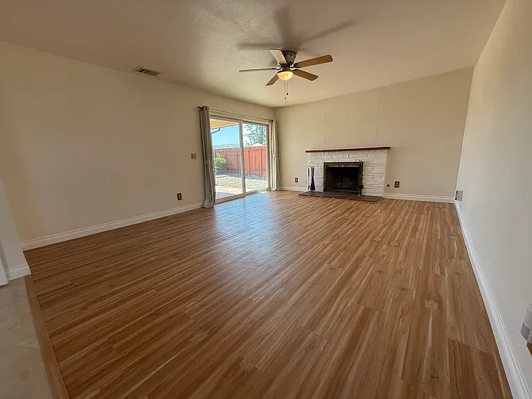 740 Highland St — Photo 4