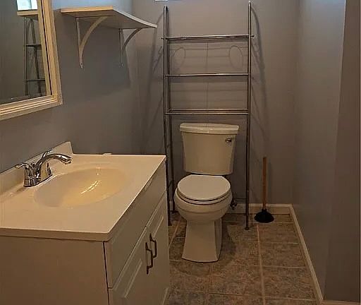 5th image of 5801 Traymore Ave #1
