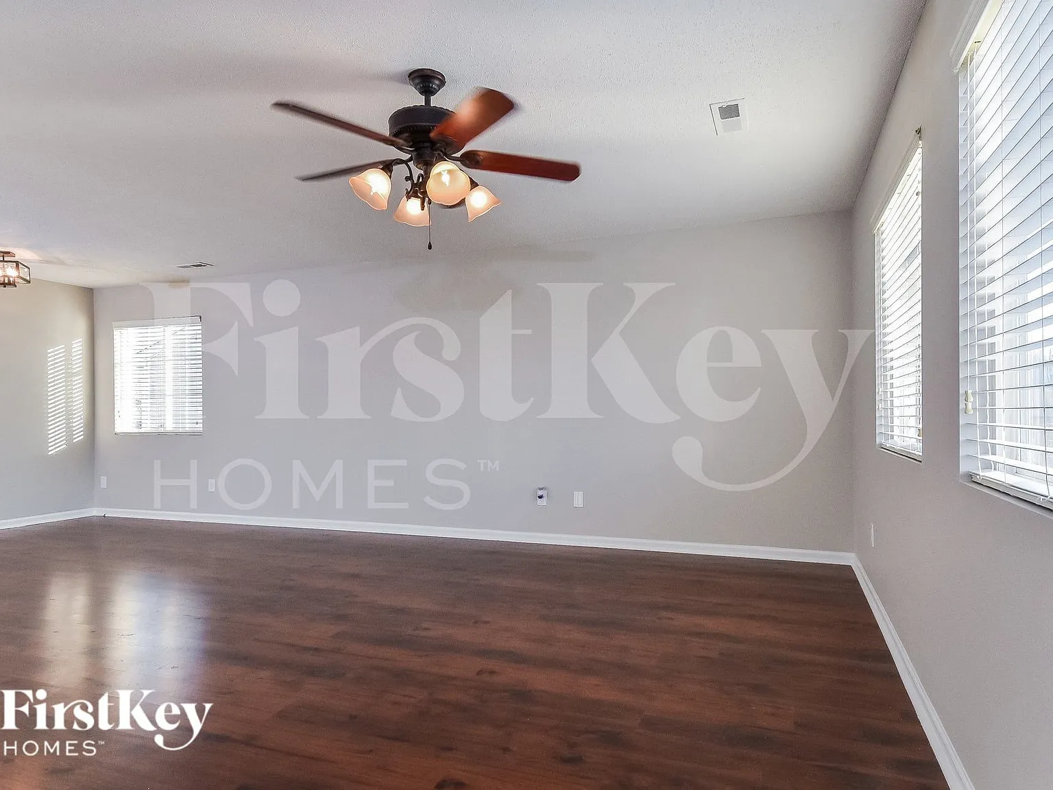 4 bed, 2.5 bath, 2544 sqft, $2,180 — Photo 4