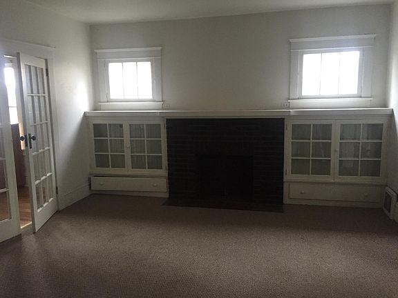 4th image of 423 Center Ave #1