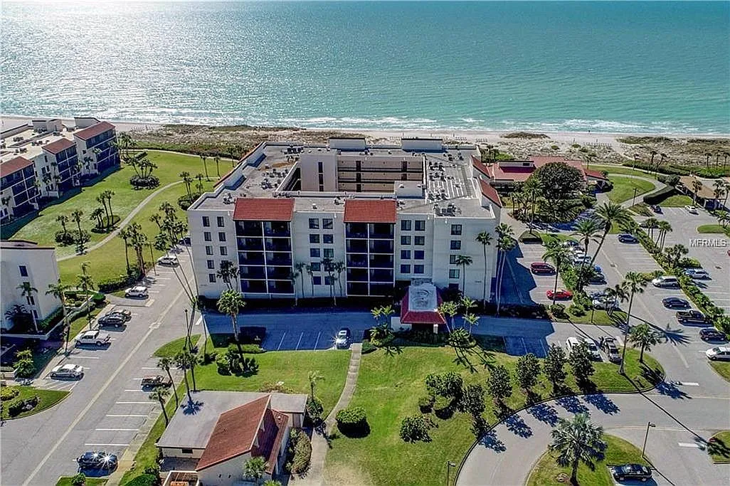 1945 Gulf Of Mexico Dr — Photo 1