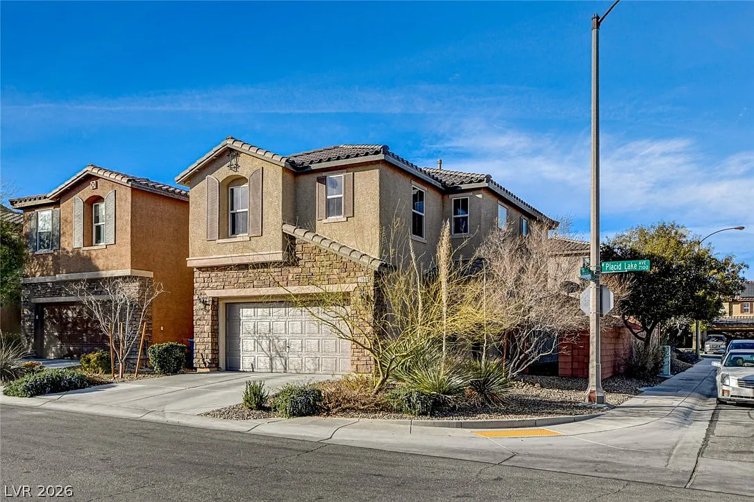 3 bed, 2.5 bath, 1655 sqft, $2,050 — Photo 3