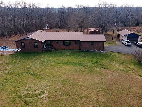 3rd image of 374 Cherry Grove Ln