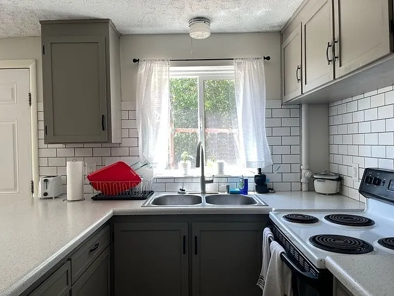 4035 Brinker Ave — Photo 5