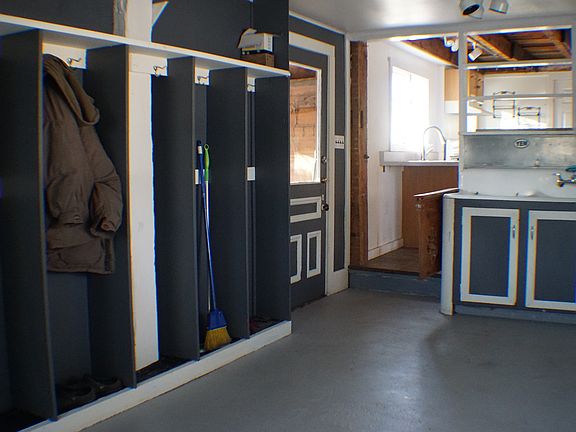 Mudroom and Laundry 