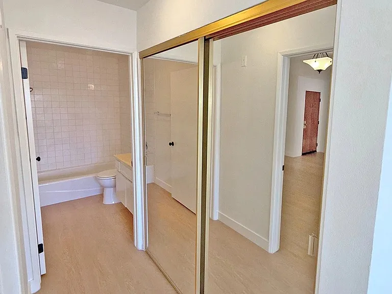 1321 N Vista St #205 — Photo 10