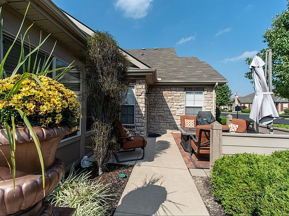 2nd image of 1446 Cotswold Ln #18