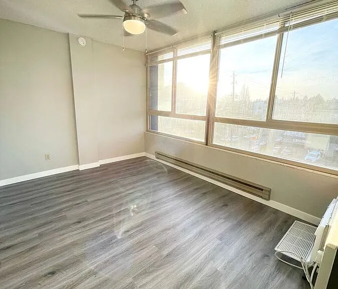 5200 University Way NE #402 — Photo 10