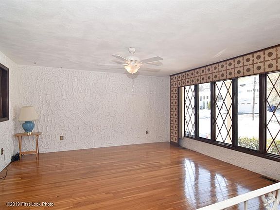 2nd image of 6 Tanglewood Ln