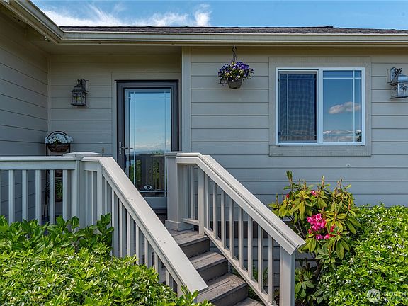 3rd image of 1257 Canterbury Lane