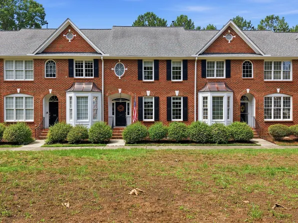 227 Kenmont Dr, Holly Springs, NC 27540