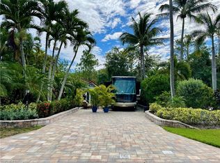 4918 Coach Ln, Naples, FL 34114