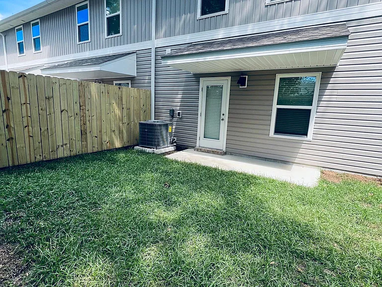 6311 Grove Park Dr — Photo 25
