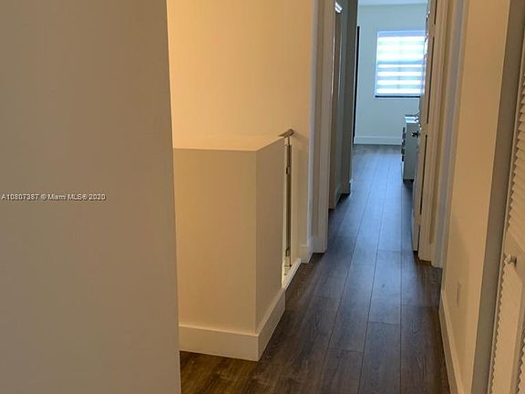 5th image of 10449 NW 61st St