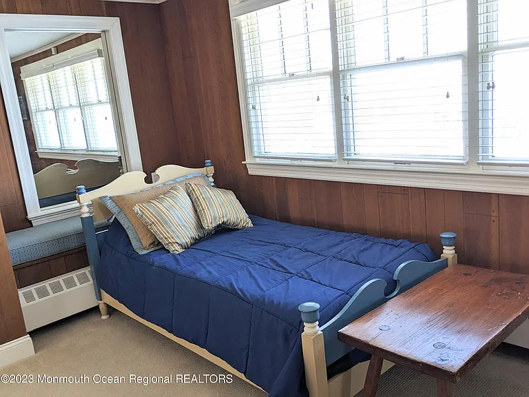 127 Curtis Point Dr — Photo 22