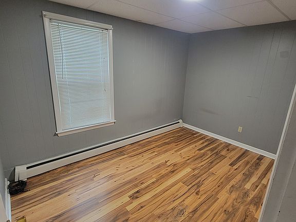3rd image of 182 Lincoln St #1