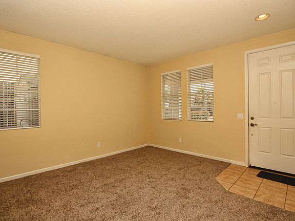 5th image of 1556 Briar Ln