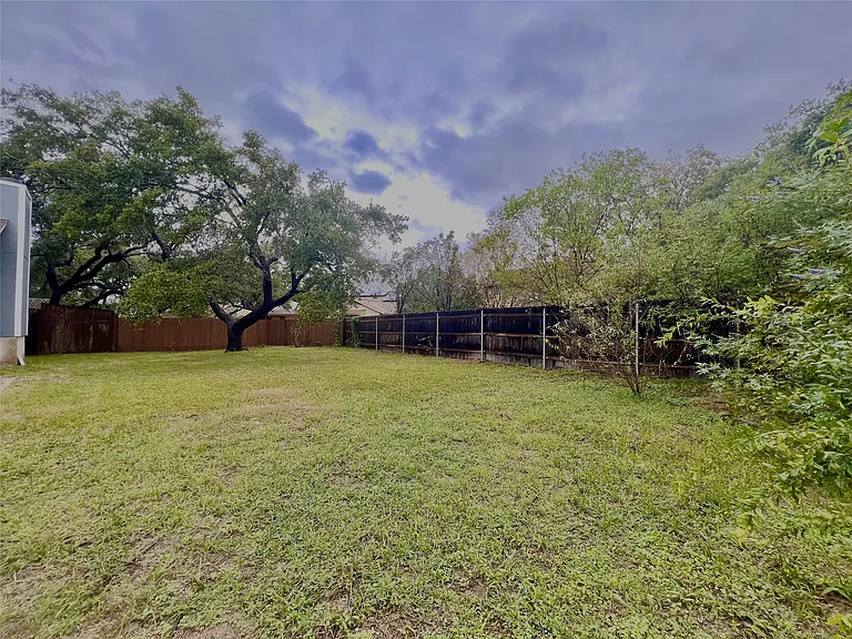 11917 Meadowfire Dr — Photo 37