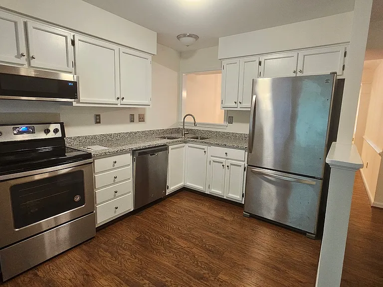 3210 Gateway Cir #1 — Photo 5