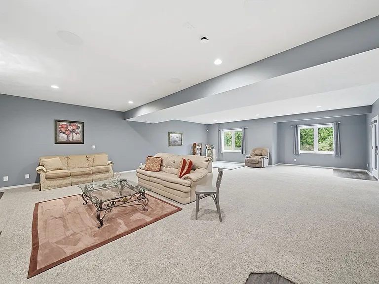 8920 Shadow Creek Ln — Photo 43
